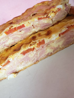 Una foto de Tarta de fiambre chivito