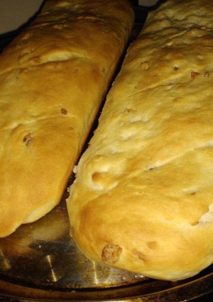 Una foto de Pan casero con chicharrón