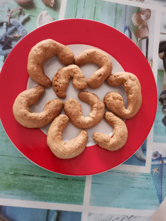 Una foto de Orascine (galletas de nueces en forma de media luna) con la Thermomix