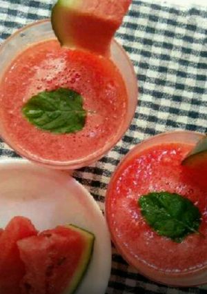 A picture of Watermelon lemonade.