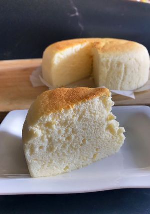 รูปของ เค้กซูเฟล่โยเกิร์ต(Souffle’ Yogurt Cake)