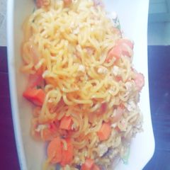 A picture of Egg and sausage indomie.