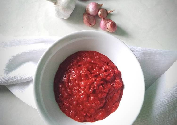 Bumbu dasar merah (cabe giling)