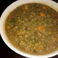A picture of Ndengu (greengrams) curry.