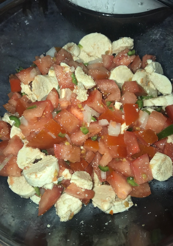 Una foto de Ensalada de hueva de merluza