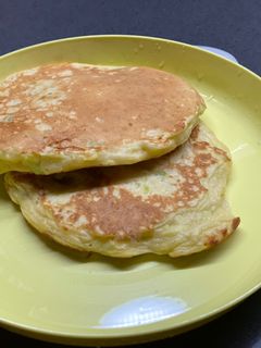 Una foto de Tortitas de calabacín, perfectas para niños pero también para los padres! 😝