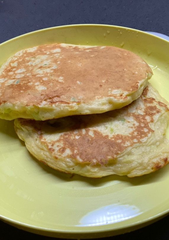 Una foto de Tortitas de calabacín, perfectas para niños pero también para los padres! 😝