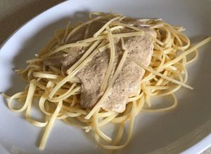 Una foto de Fettuccini con salsa nogada