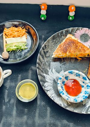 तिरंगा सैंडविच /Tiranga Sandwich रेसिपी मुख्य फोटो