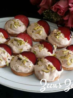 A picture of Plum Shrikhand Canapes.