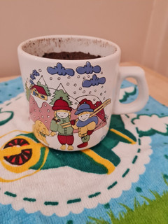 Una foto de Mug cake de avena y cacao amargo ☕ Torta en taza al microondas