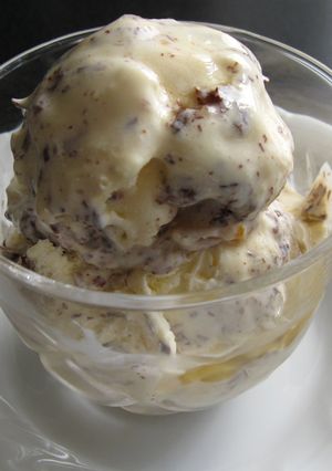 A picture of Super Easy Orange & Chocolate Ice Cream Dessert.
