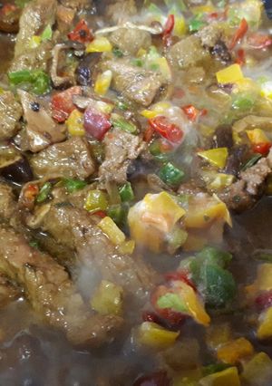 Une photo de Boeuf sauté à la sauce de soja parfumée à la coriandre