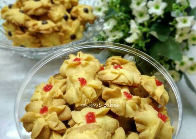 Kue semprit renyah