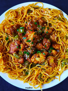 वेज हक्का नूडल्स (Veg Hakka Noodles Recipe in Hindi) रेसिपी मुख्य फोटो