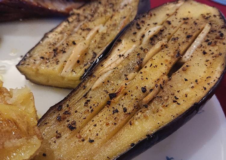 Simple Way to Prepare Quick Roasted Garlic Aubergine