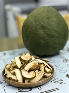 Hình của món Mứt vỏ bưởi.