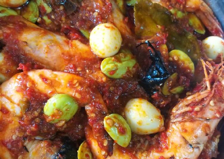 Langkah Mudah untuk Menyiapkan Sambal udang puyuh pete yang Menggugah Selera