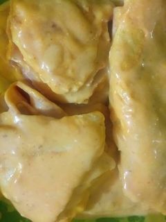 Una foto de Pechugas rellenas en crema con chipotle