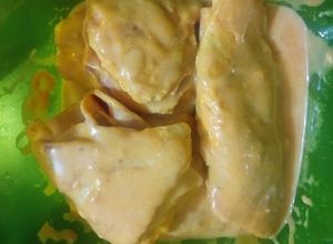 Una foto de Pechugas rellenas en crema con chipotle