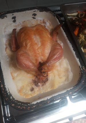 Una foto de Pollo a la sal con verduras al horno