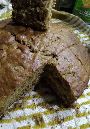 Una foto de Torta de banana con azúcar mascabo y nueces