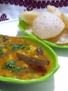 बेडमी पूरी और आलू की सब्जी(Bedmi poori aur aloo ki sabzi recipe in Hindi) रेसिपी मुख्य फोटो
