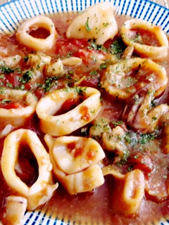 Una foto de Calamares en salsa americana