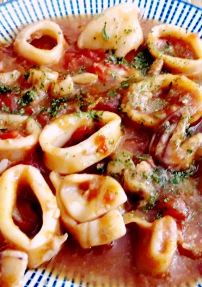 Una foto de Calamares en salsa americana