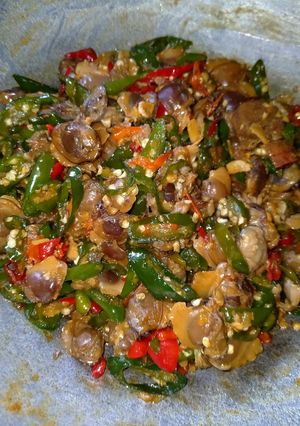 Foto resep Oseng kerang kali cabe ijo alias bedok