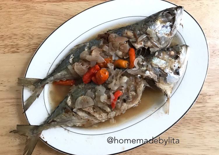 Cara Gampang Menyiapkan Ikan kembung tim kuah asam #homemadebylita yang Bikin Ngiler