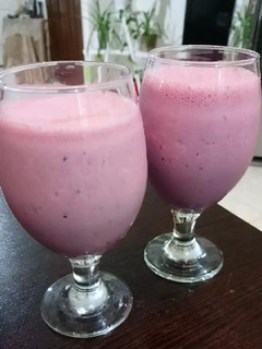 عکسی از دستور میلک شیک آلبالو