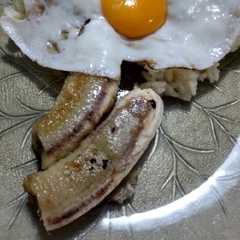 Una foto de Arroz con banana y huevo