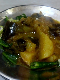 बैगन की चटपटी सब्जी (Baingan Ki chatpati Sabji recipe in Hindi) रेसिपी मुख्य फोटो