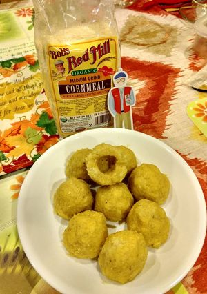 A picture of Steamed wotou (nonleven cornbread) 红薯🍠窝头.