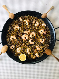 Una foto de Fideuà de chipirones 🦑 y gambas 🍤
