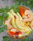 Ceviche de gambas con mango y aguacate