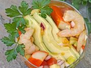 Una foto de ceviche de cangrejo