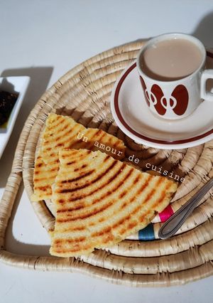 Une photo de Kesra ftir/ aghroum akourane ☕