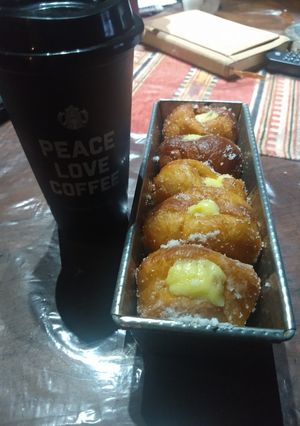 Una foto de Bolas de fraile con crema pastelera