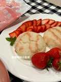 Sweet Sticky Rice with Strawberries and Condensed Milk