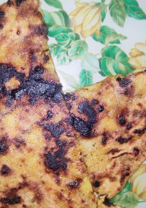 आलू का पराठा (aloo ka paratha recipe in Hindi) रेसिपी मुख्य फोटो