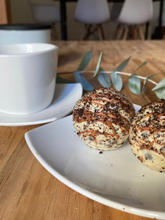 Una foto de Bombas de chocolate blanco y Oreo