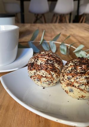 Una foto de Bombas de chocolate blanco y Oreo