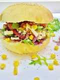 Panino (gourmet) di semola rimacinata con arrosto di girello e cipolla allo zenzero