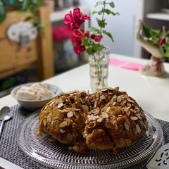 A picture of Almond Honey Monkey Bread.
