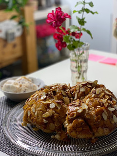 A picture of Almond Honey Monkey Bread.