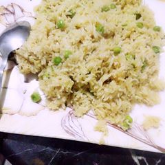 A picture of Namkeen muttor pulao.