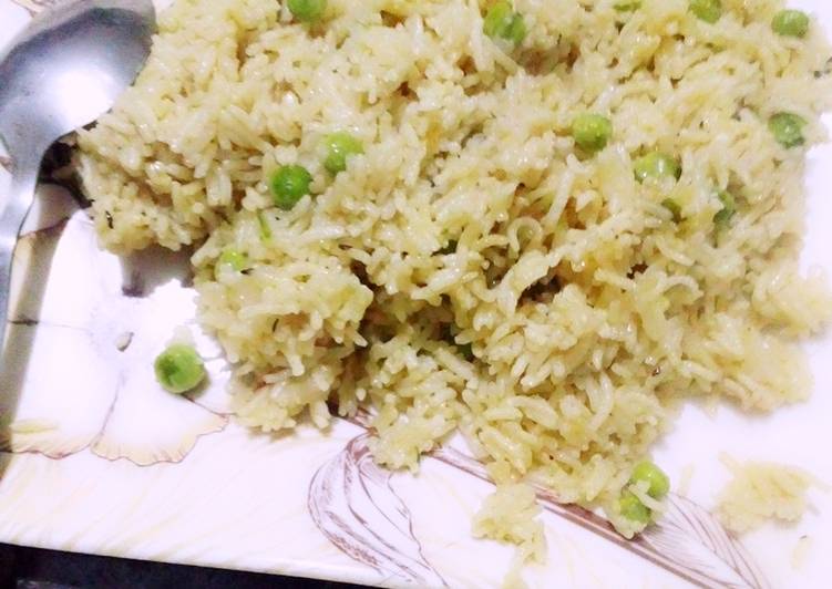 Recipe of Any-night-of-the-week Namkeen muttor pulao