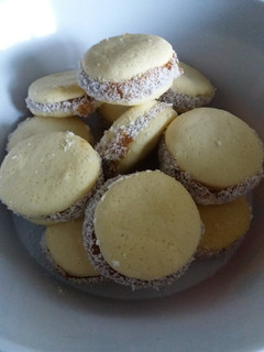 Una foto de Alfajores de maicena
